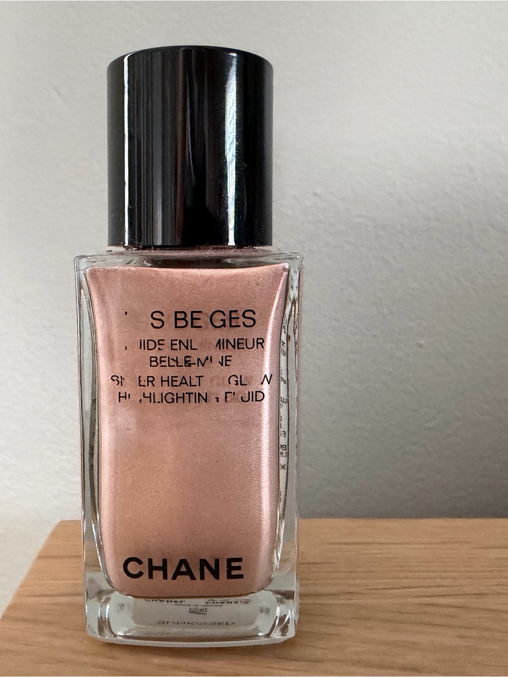 CHANEL Les Beiges Sheer Healthy Glow Highlighting Fluid Sunkissed (55% Remaining